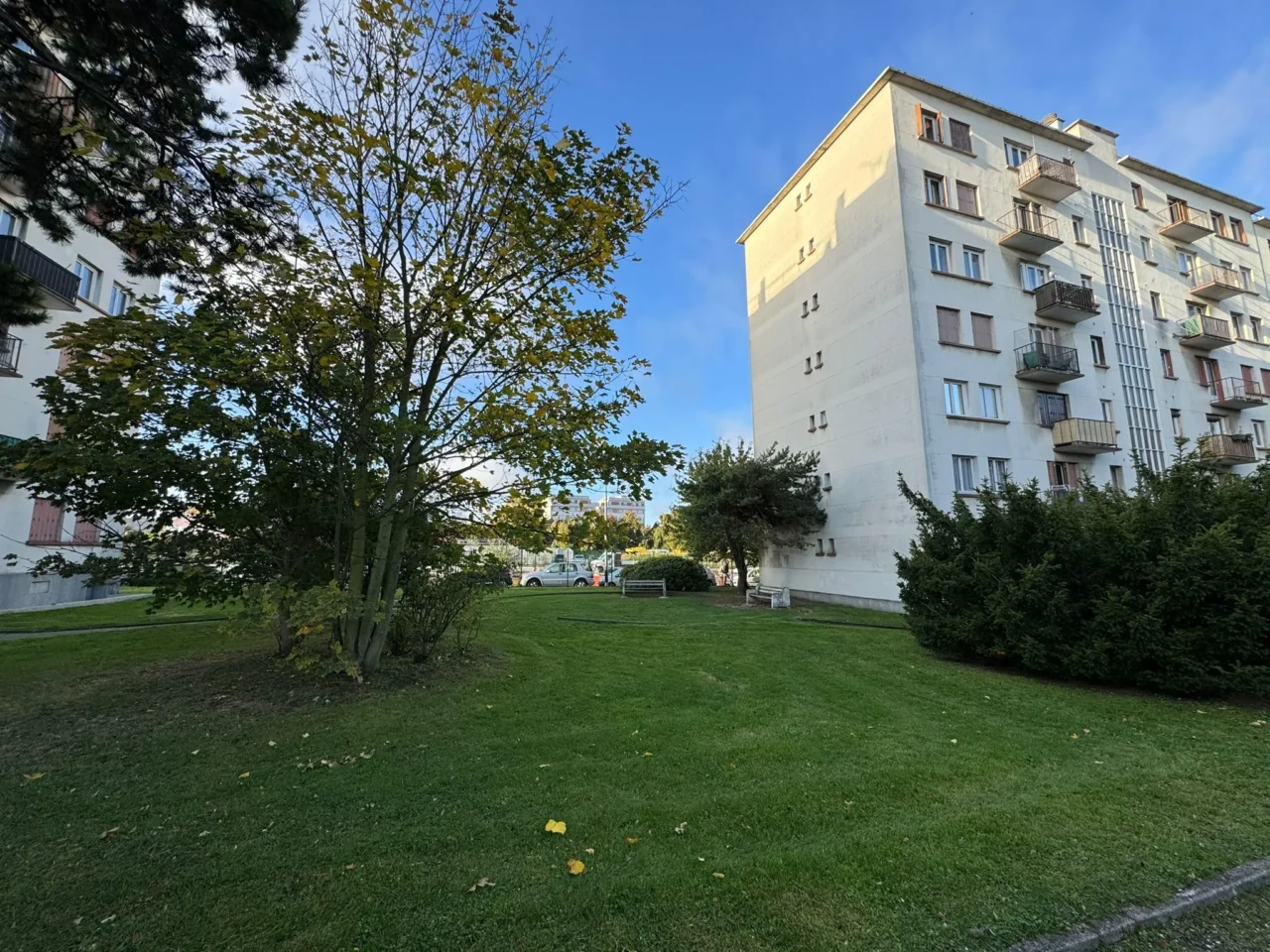 Entretien d’un espace vert par SARL Herry - SARL Herry