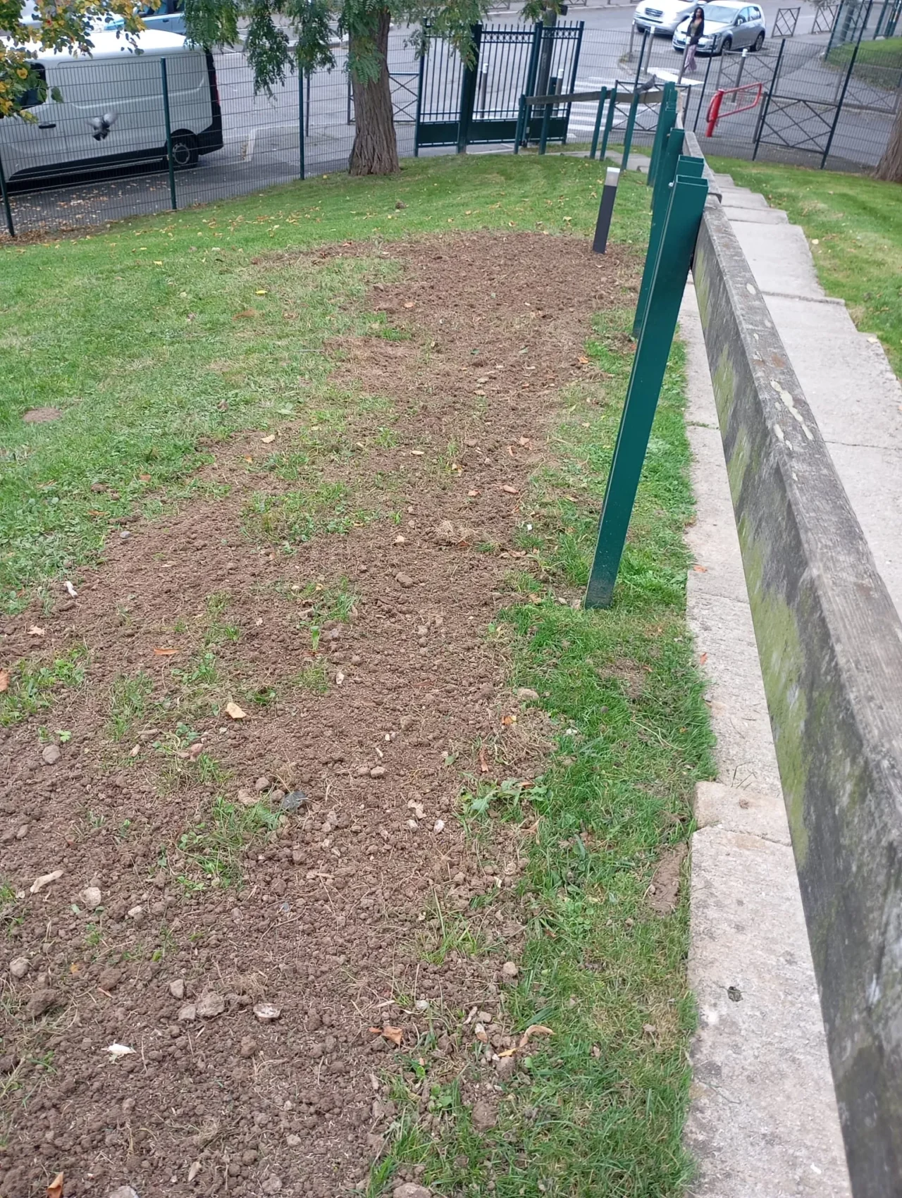 Entretien d’un espace vert par SARL Herry - SARL Herry